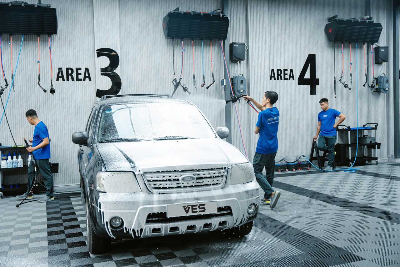 Dịch vụ rửa xe ô tô tại VES Car Care Center 02